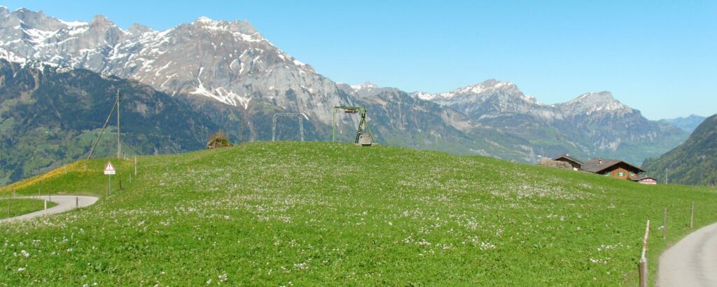 Uris Sonnenterrasse inmitten der Urner Bergwelt